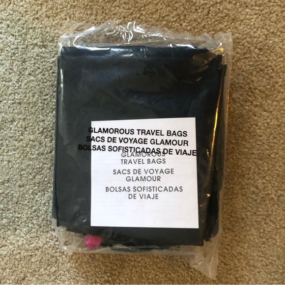 Bundle of 3 qty travel bags. New in original packaging.  Perfect for any travel - Picture 11 of 11